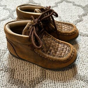 Toddler brown leather boots, in great condition.